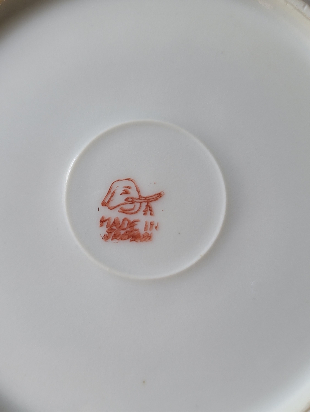 Vintage Japanese Lemon Luster Ware Plate. Blue Rim, Pink & Purple Flowers - Picture 10 of 10